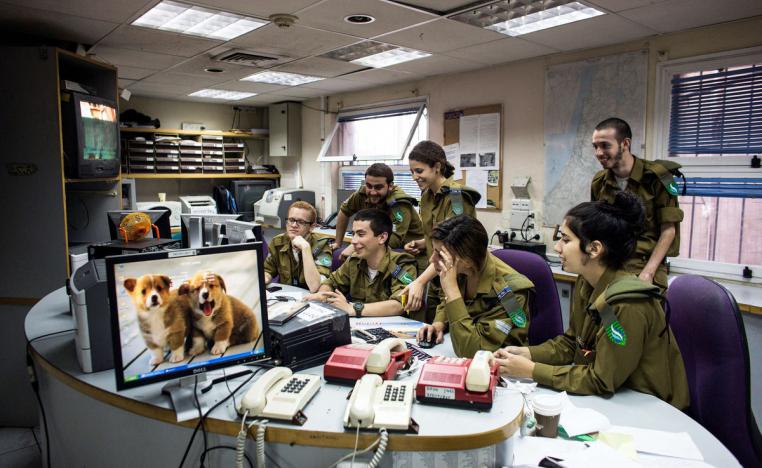 رفض إسرائيلي لإغلاق الإذاعة التي يمتد تاريخها لأكثر من سبعة عقود 