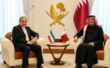 وزيرا خارجية قطر الشيخ محمد بن عبدالرحمان والايراني عباس عراقجي