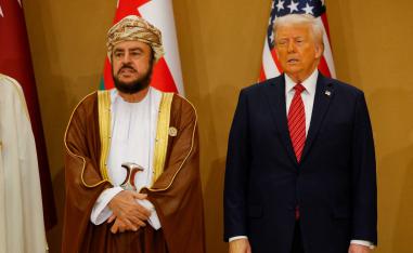 ترامب مع وزير خارجية سلطنة عمان