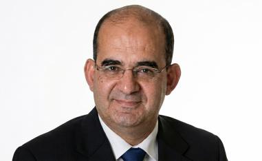 الكاتب سامر أبو شندي