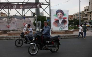 Caught between war and diplomacy
