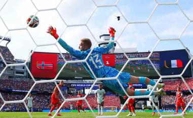 France secure top spot in Group I