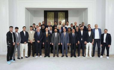 Iraqi Prime Minister Ali al-Zaidi meets members of Iraq’s national football team delegation before their departure to Spain for a training camp ahead of the 2026 World Cup