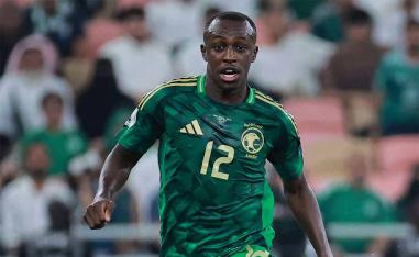 Lens defender Saud Abdulhamid