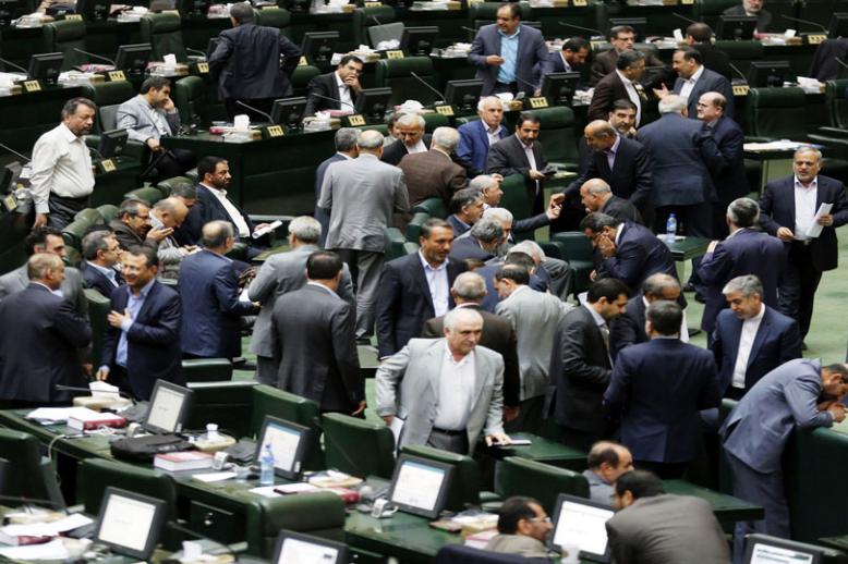 انضمام طهران لمجموعة العمل المالي الدولية فجّر خلافات حادة داخل البرلمان