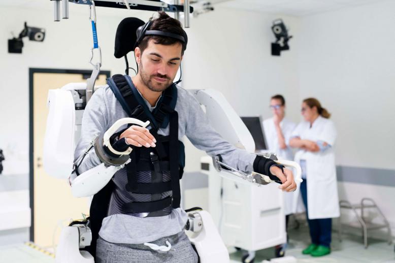 مريض بالشلل الرباعي