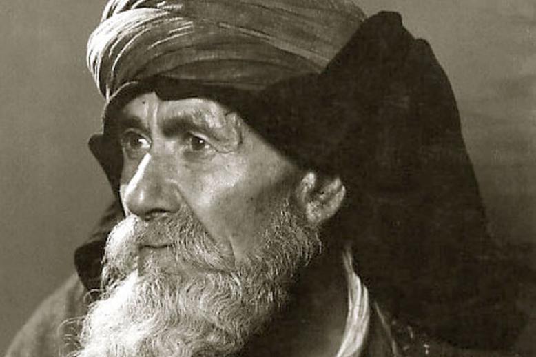 عدسة مراد الداغستاني تقرأ أعماق الوجوه