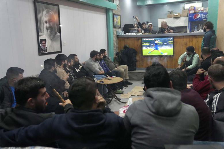 A World Cup in cafes