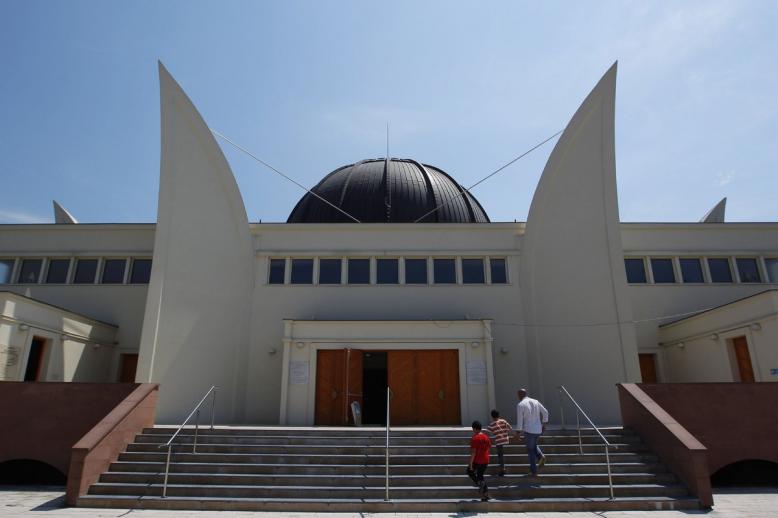 جدل متزايد حول القيم الإسلامية ومدى موائمتها لعلمانية الدولة الفرنسية
