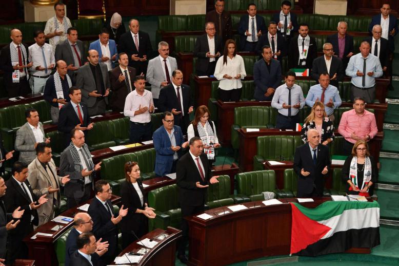 برلمان بعيد عن تهم الفساد لكنه لا يحظى باهتمام التونسيين
