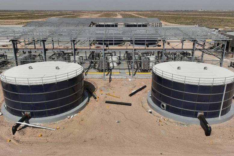 العراق يعاني عموما من أزمة مياه مزمنة تتفاقم في المناطق الصحراوية في جنوب البلاد بصفة خاصة