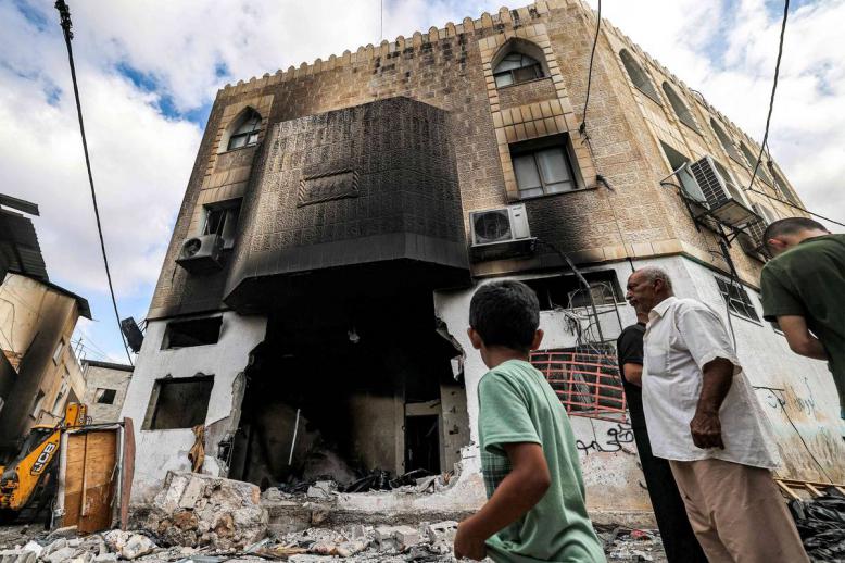 آثار هجوم إسرائيلي على مسجد في طولكرم في الضفة الغربية