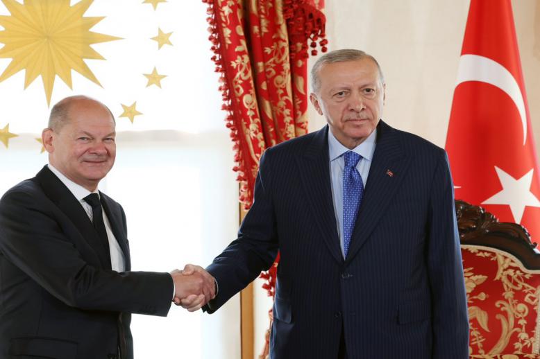 أردوغان يراهن على التقارب مع ألمانيا لحلحلة تعثر صفقات السلاح 