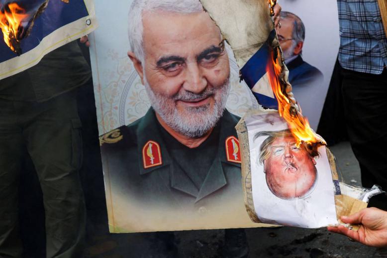 تظاهرة في طهران تحرق صورة لترامب