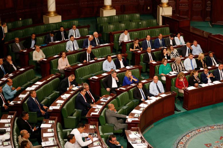 تحرك برلماني للحد من هجرة الأدمغة