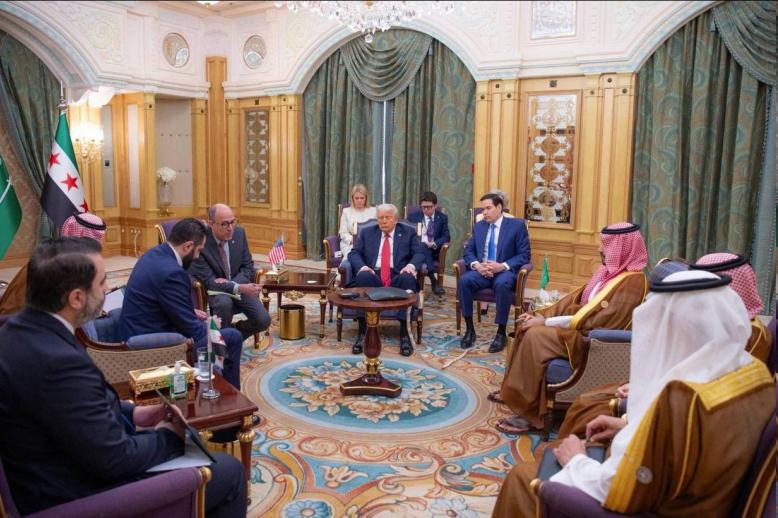 اللقاء يمنح الشرع فرصة لازالة تهم بالارهاب ارتبطت باسمه لسنوات
