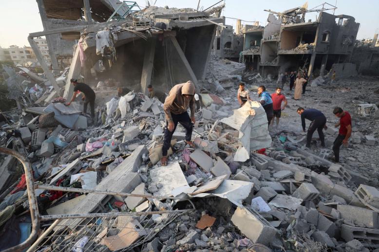 إسرائيل تبدو من خلال التصعيد العسكري كمن يتجاهل جهود ترامب لوقف النار في غزة
