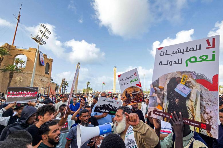 اللجوء إلى أساليب التخويف والترهيب لضمان الدعم