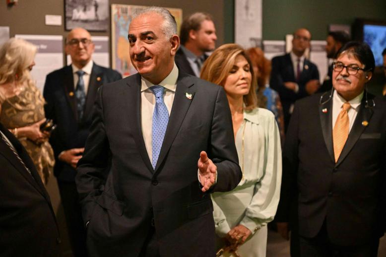 رضا بهلوي المدعوم من اسرائيل يصف النظام الايراني بالضعيف والمنقسم
