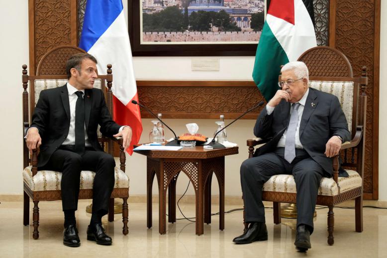 عباس يحاول إعادة توجيه البوصلة السياسية الفلسطينية نحو الاعتراف الدولي