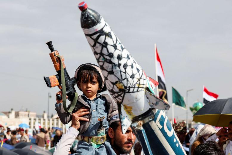 الحوثيون يربطون وقف هجماتهم بانهاء حرب غزة
