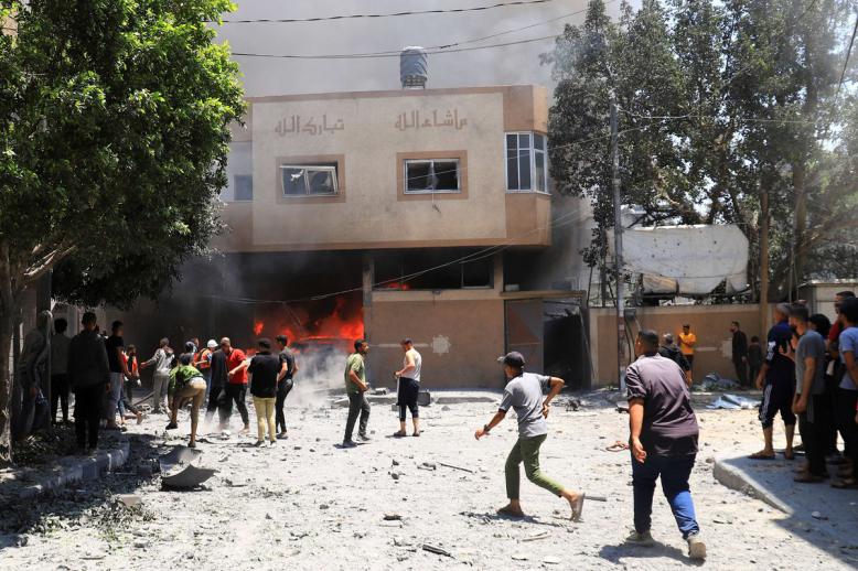 إسرائيل توسع هجومها في غزة مع تعثر جهود وقف إطلاق النار