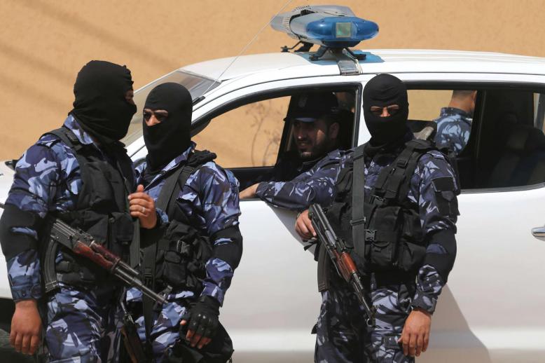 الحركة الفلسطينية تفقد السيطرة على قطاع غزة تدريجيا 