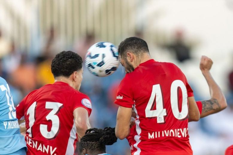 حامل اللقب يتطلع إلى فوزه الأول في الدوري على ملعب منافسه 