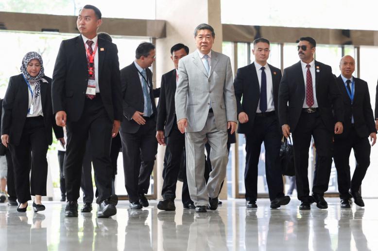 محاولة لتجنب الأضرار الناجمة عن دوامة الرسوم الجمركية