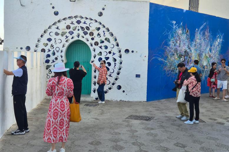 Chinese tourists in Assilah