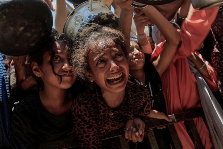 فجوة كبيرة بين مواقف حماس السياسية والواقع المعيشي والانساني