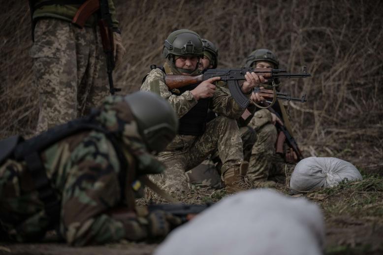 حرب استنزفت الجميع وأربكت العالم