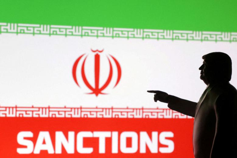 موقف الرئيس الأميركي لا يزال متشددا تجاه طهران رغم تراجع حدة الاحتجاجات