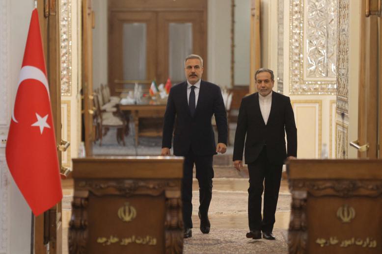 ايران تعزز تحركاتها الدبلوماسية في المنطقة لمنع هجوم أميركي بات وشيكا