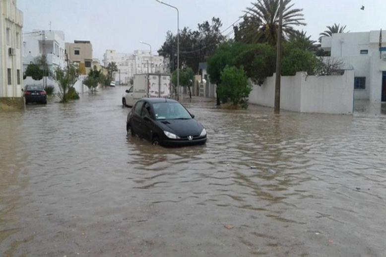 أمطار قياسية أغرقت الطرقات 