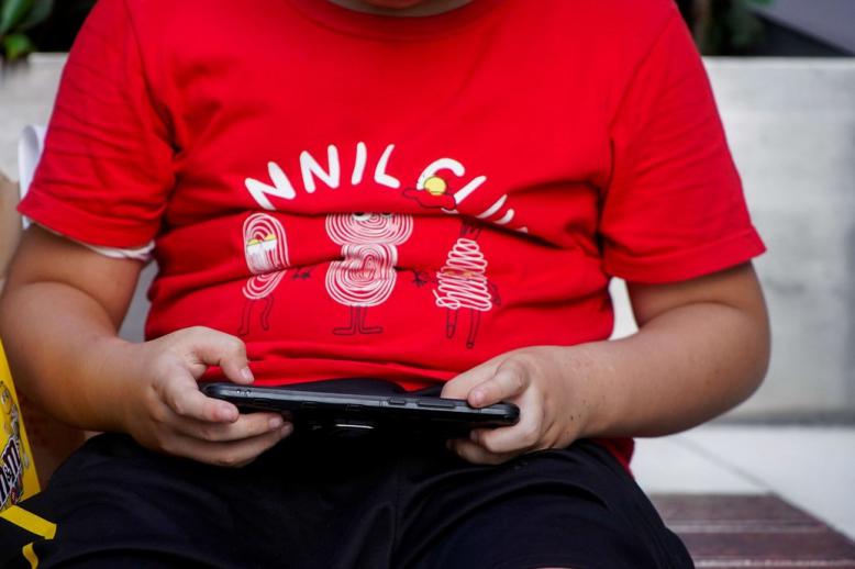 مصر تريد حماية أطفالها من الادمان الرقمي