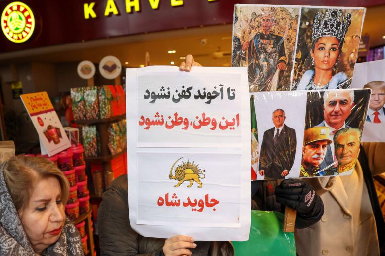 رضا بهلوي يحفز المتظاهرين من خارج إيران