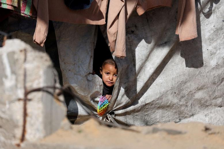 أهالي غزة في انتظار انفراجة طال انتظارها