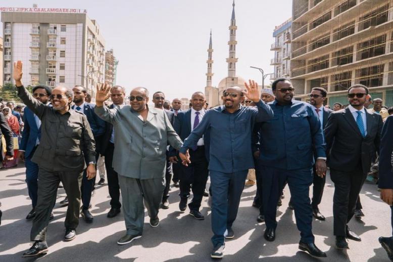 الجيران يجتمعون لصياغة مستقبل يسوده السلام