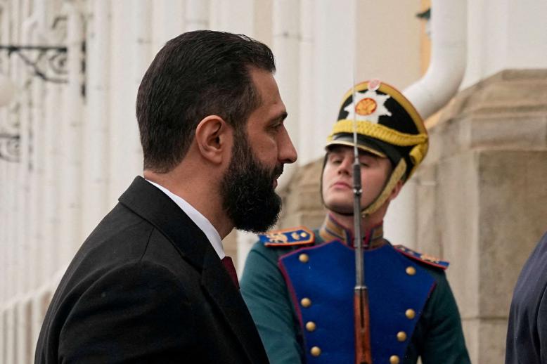 الشرع يسعى لتوازن في العلاقات مع روسيا والغرب