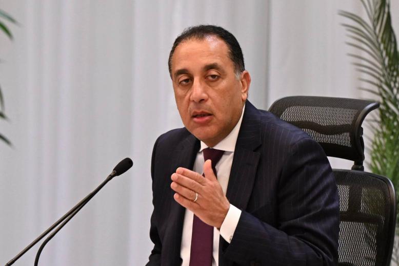 الحكومة المصرية تبدو  كأنها لا تعبأ بما يدور خارجها من ضجيج