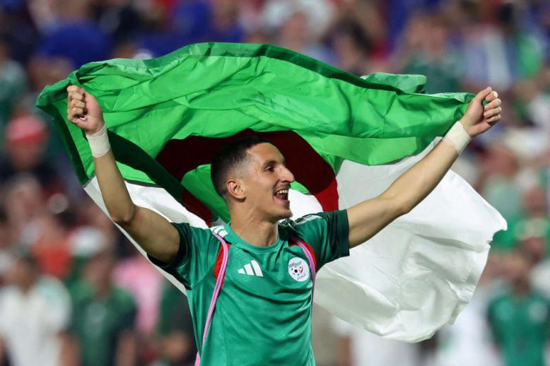 لاعب جزائري