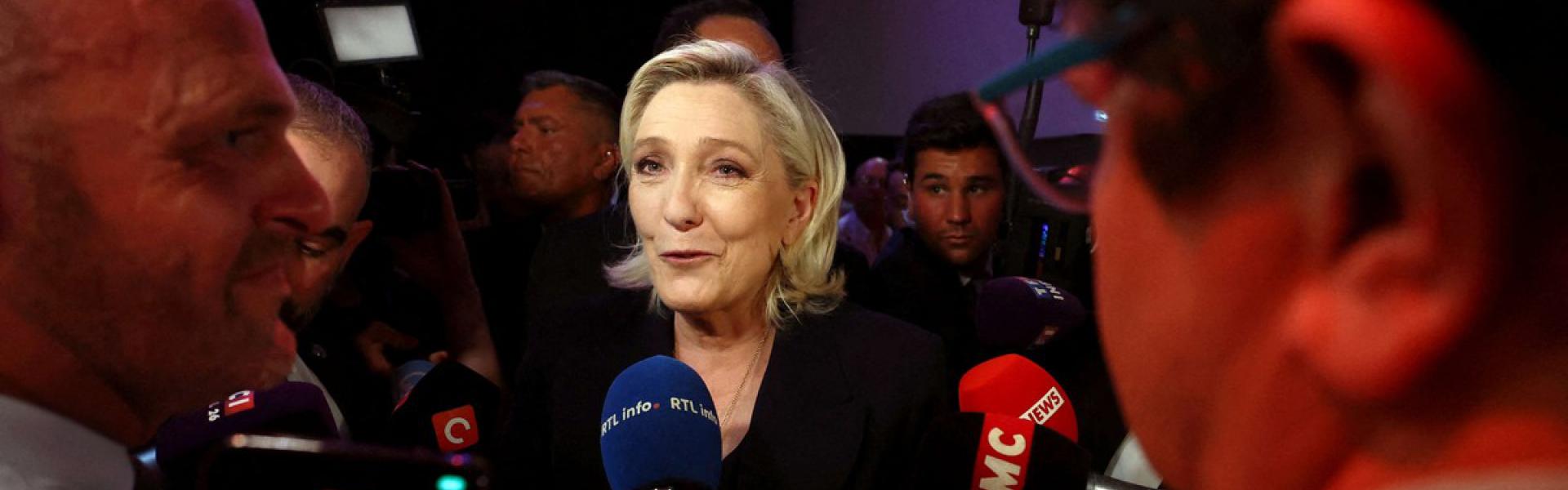 انتخاب مارين لوبان يثير مخاوف الجزائر