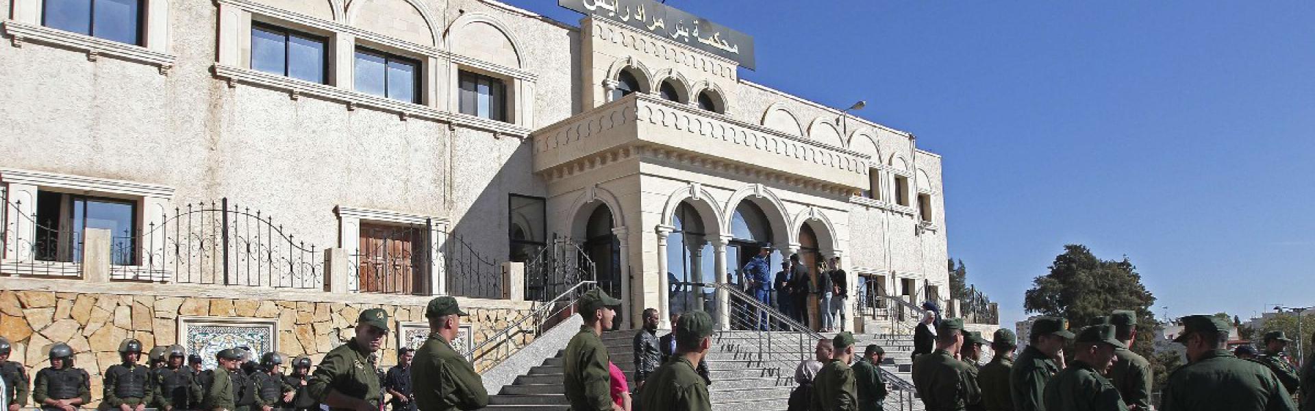 السلطات الجزائرية تواجه اتهامات باستخدام القضاء لترهيب النقابات 