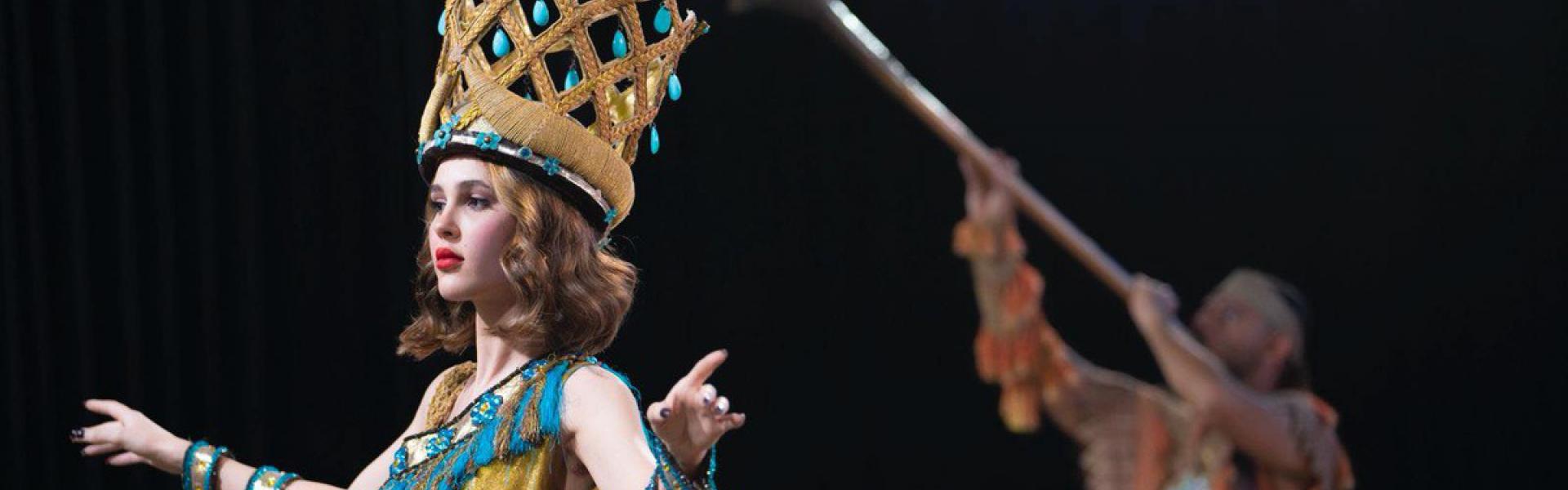 نسج خيوط الماضي بالحاضر