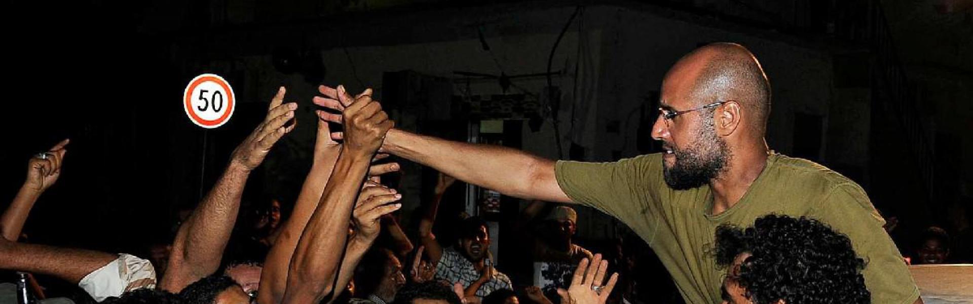 أربعة مسلحين اقتحموا منزل سيف الإسلام واغتالوه