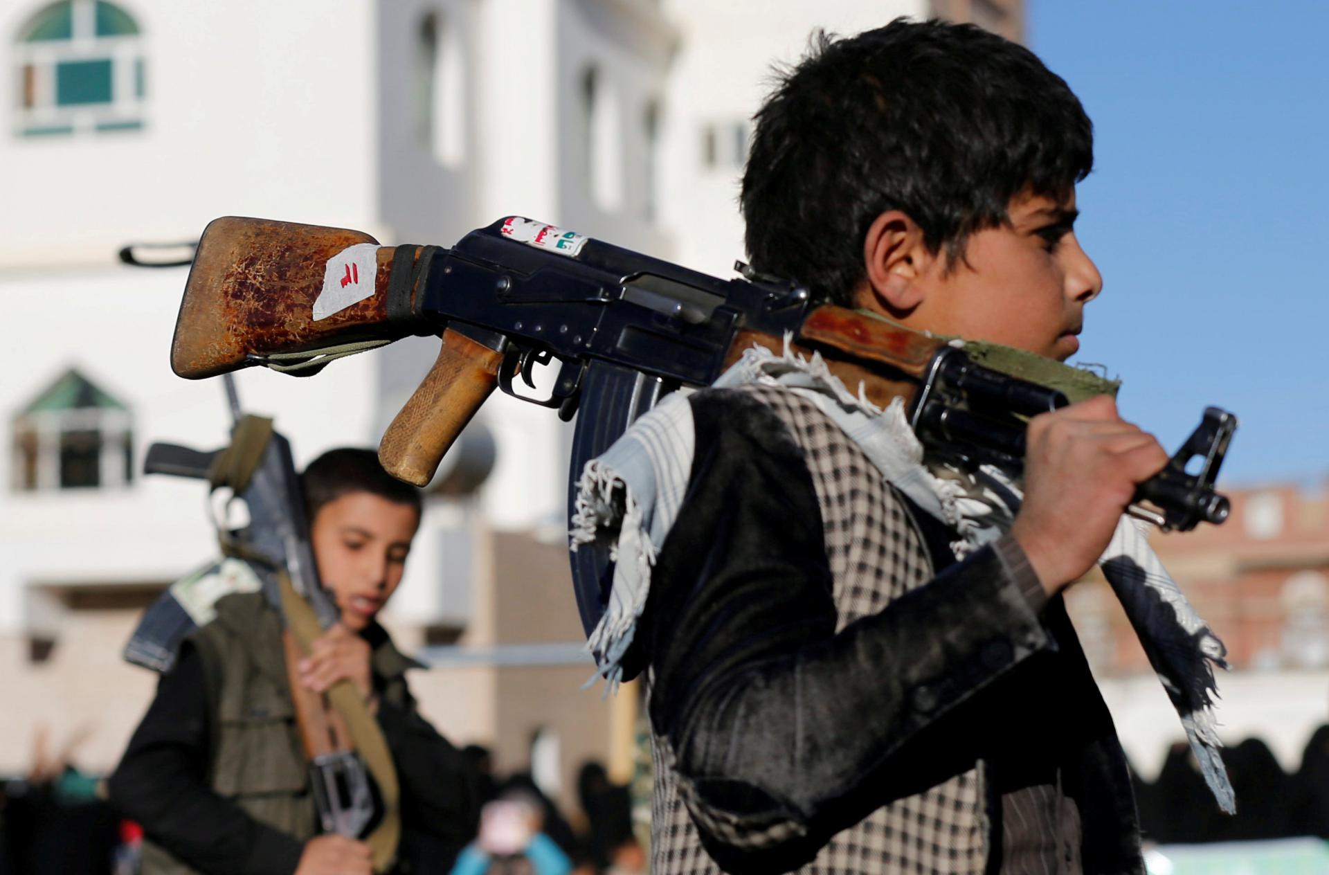 مقاتلون أطفال بين مسلحي الحوثي
