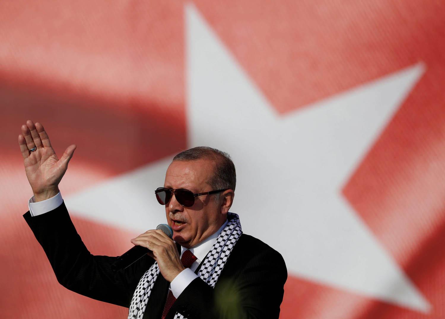 الرئيس التركي اردوغان يتحدث إلى تجمع مناصر للقضية الفلسطينية