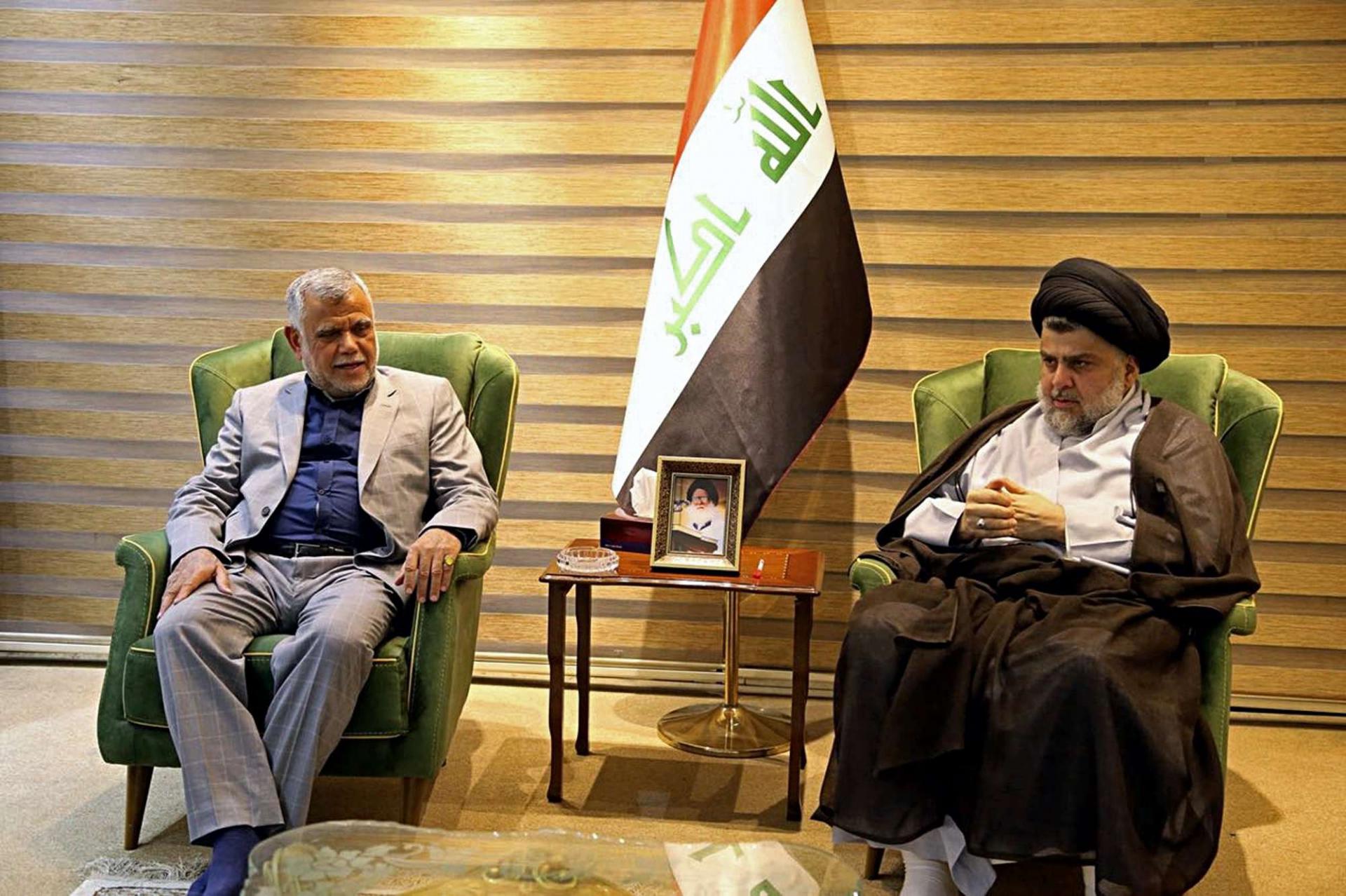 الزعيم الشيعي مقتدى الصدر يلتقي بقائد ميليشيا بدر هادي العامري
