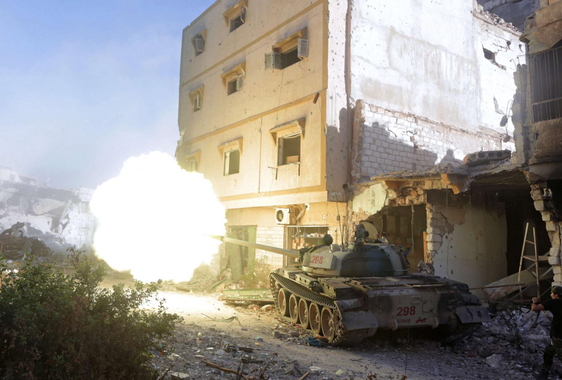 الجيش الليبي يضرب بقوة في درنة